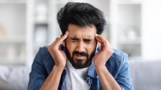 Severe headache occurs during heatstroke. 