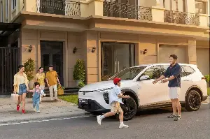 The VF MPV 7 scores points thanks to its extensive charging infrastructure and zero-charge charging policy.
