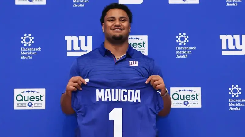 NFC East, New York Giants OL Francis Mauigoa