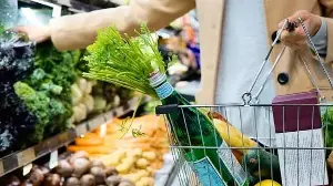 Did you know carrying your groceries can help strengthen bones? Doctor shares daily habits that improve skeletal health