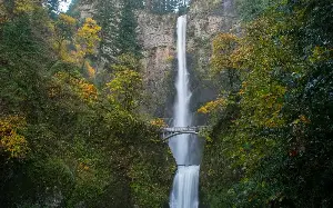 Chasing waterfalls along Columbia River Gorge
