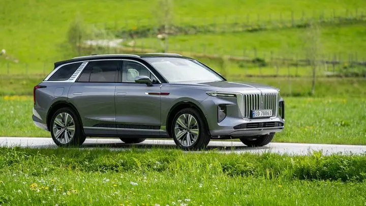 hongqi-quiere-fabricar-coches-fabrica-st