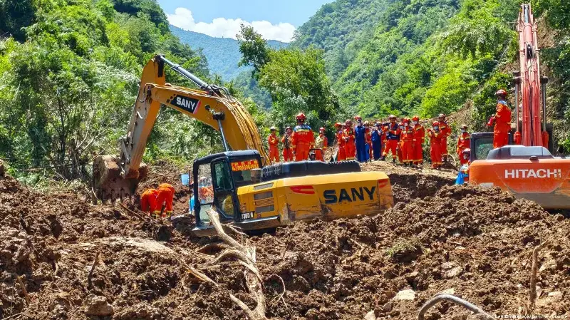Un deslizamiento de tierra deja 21 muertos en China