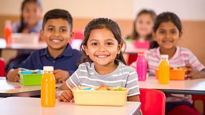 Las comidas escolares gratuitas reducen las expulsiones de alumnos