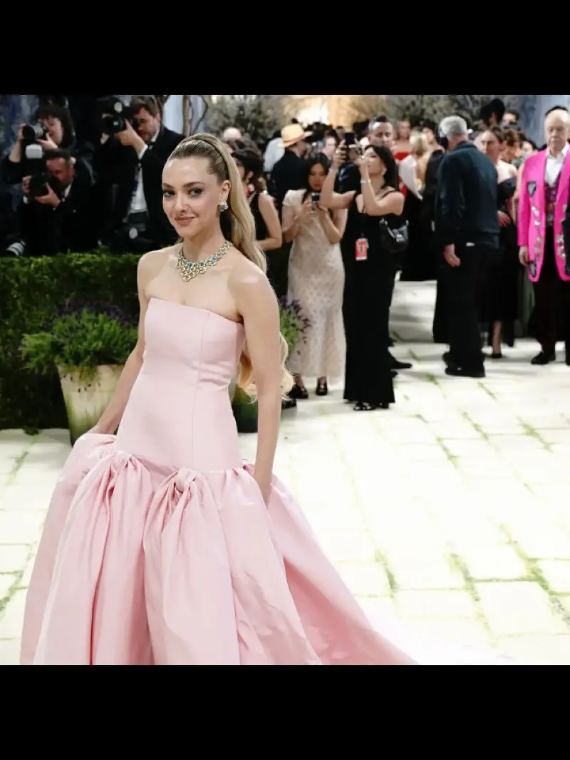 Amanda Seyfried parla dell’amicizia con la sua co-protagonista di Mean Girls Lindsay Lohan