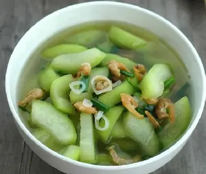 After age 40, eating these foods helps lighten the burden on the liver each day.