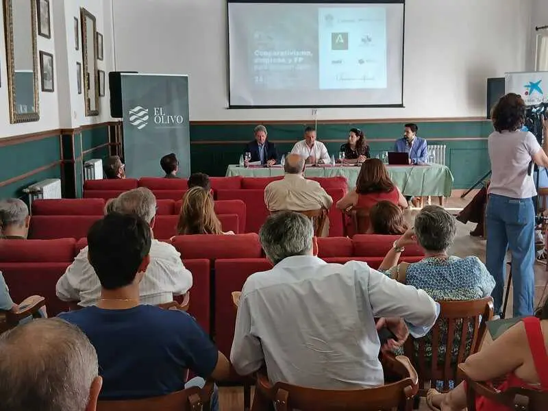 Las II Jornadas sobre cooperativismo, empresa y Formación Profesional reúnen en Martos a expertos y empresas