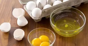 What are the medicinal uses of chicken eggs?