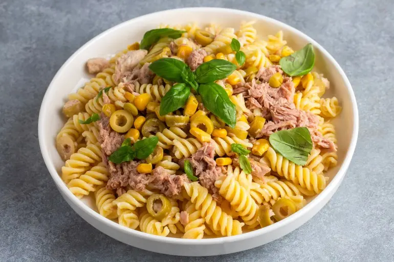 Tuna fusilli pasta, spiral or spiral pasta