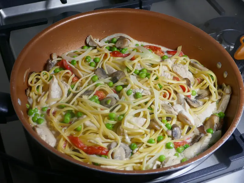Quick Fix: Chicken a la King Fettuccine