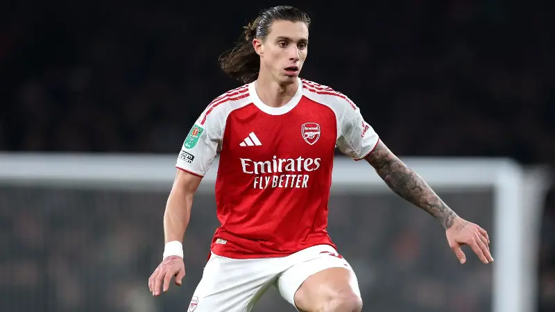 Injury concerns for Trossard and Calafiori