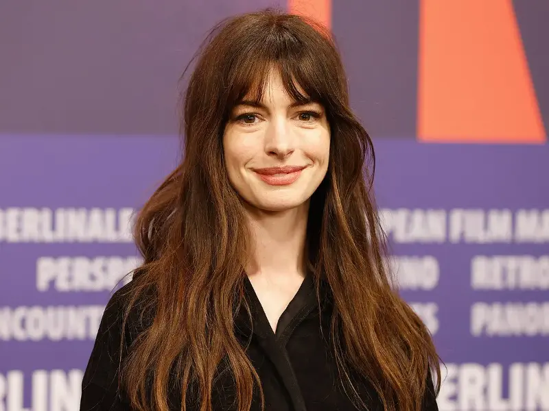 Anne Hathaway zeigt sich mit dem kürzesten Haar seit 14 Jahren