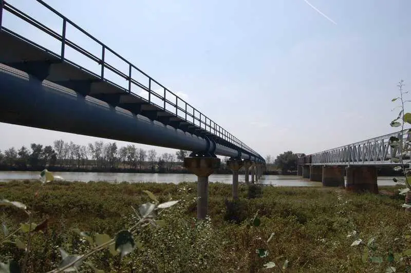 Aguas del Huesna adjudica por más de 14 millones las obras para renovar y desviar la red a su paso por Tocina