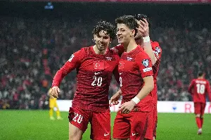 Geniaal Turks momentje tussen Güler en Kadioglu werd tijdens rust bekokstoofd