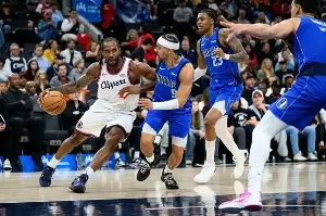 NBA: Clippers squander big early lead but hold off Mavs
