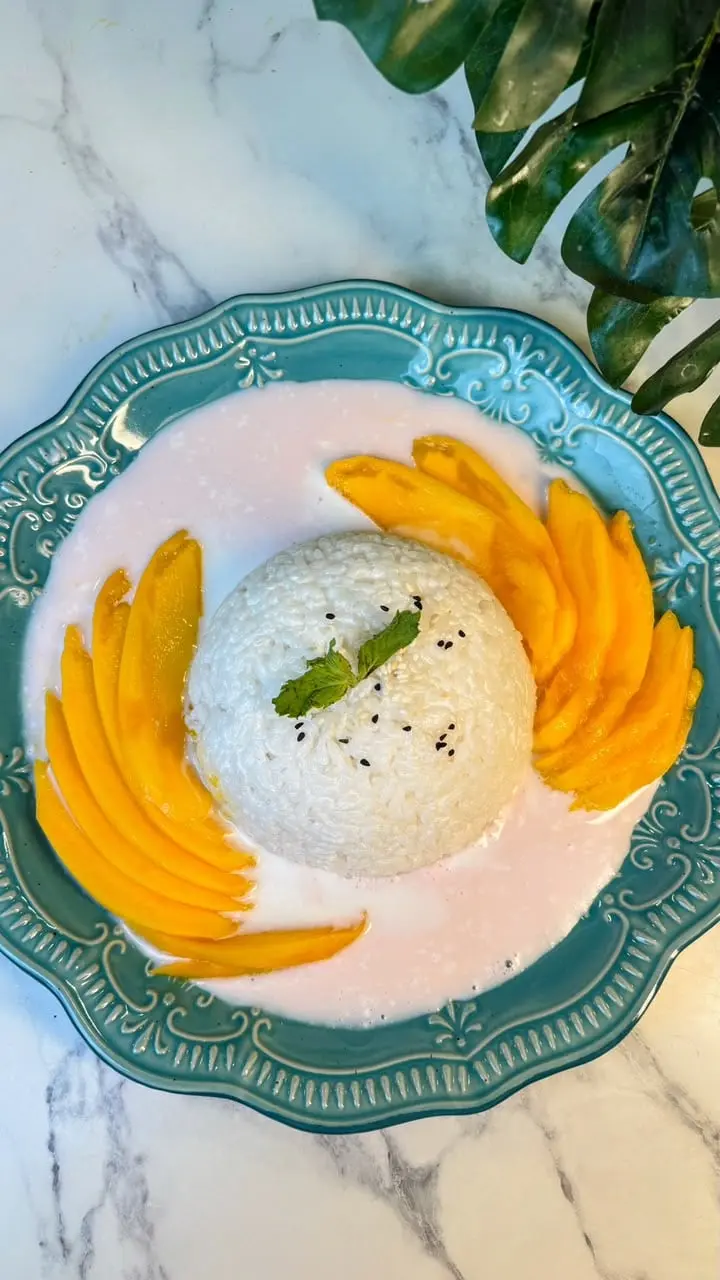 Mango sticky rice recipe for your guests.