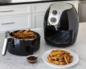 Don't let your air fryer become "junk": Tips to keep the non-stick coating looking brand new.