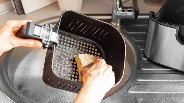 Đừng để nồi chiên không dầu thành 