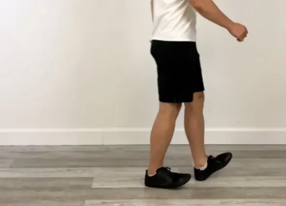 5 kiểu đi bộ hàng ngày giúp khỏe khớp, tăng cường sự dẻo dai- Ảnh 2.