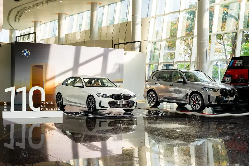BMW 3 SERIES và BMW X5: Tôn vinh hành trình 110 năm bằng bộ phụ kiện đậm chất riêng - Ảnh 1.