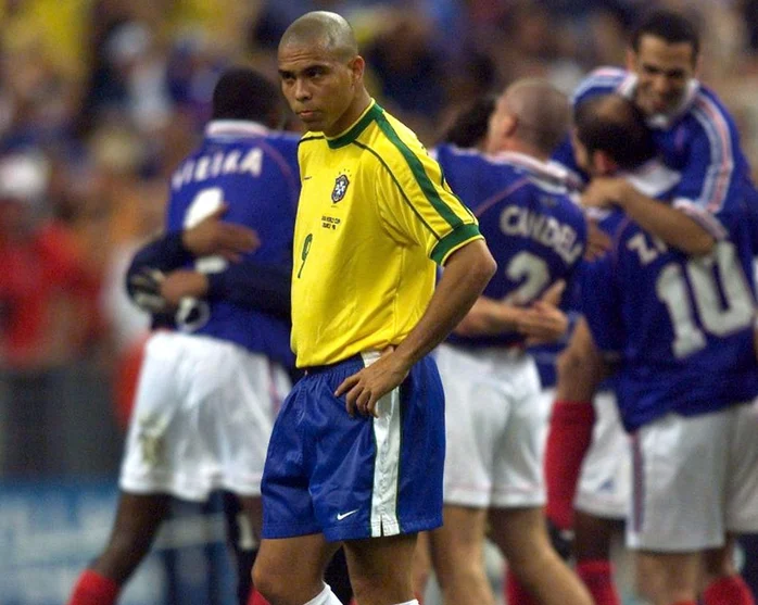 Mbappe sánh ngang Ronaldo 