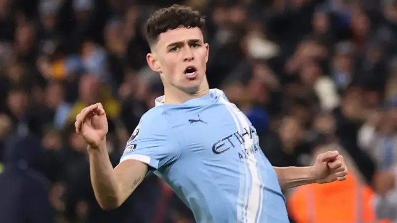 Foden scores last-gasp winner as City bounce back against Leeds