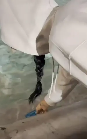 Katy Perry dips bank card in Trevi fountain as she doesn’t carry coins