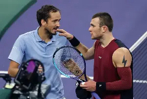 Jack Draper loses to Daniil Medvedev at Indian Wells after controversial hindrance call