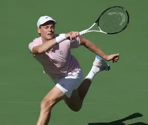 Sinner, Mensik advance to Miami Open 3rd round