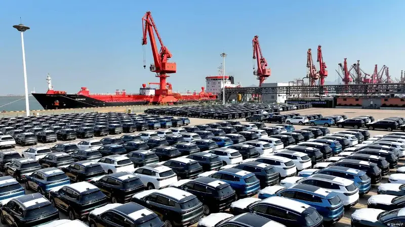 La UE limita a 350 mil híbridos de China por año