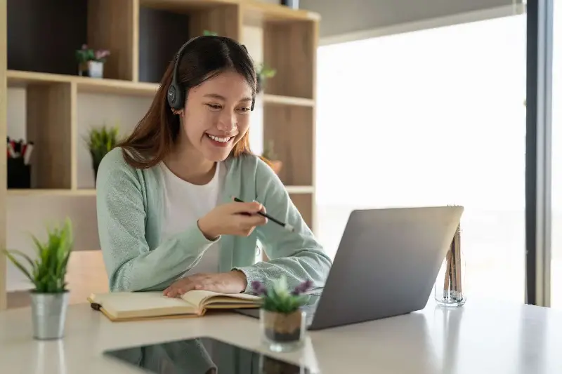 Formazione online: un modello educativo per il pianeta e le persone