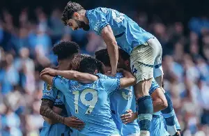10-Man Manchester City Edge Man United 1-0 in Manchester Derby