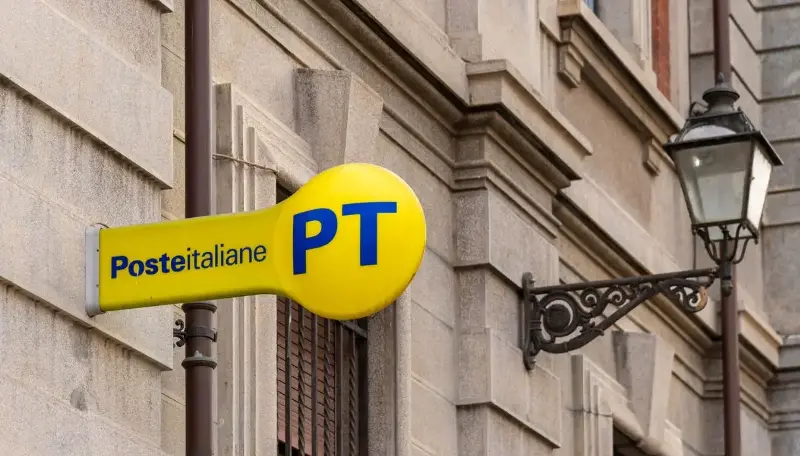 Poste Italiane, nuovi prezzi da maggio per invio lettere, pacchi e atti
