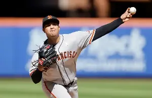 Giants bullpen wastes Perdomo’s scoreless gem in loss to Mets