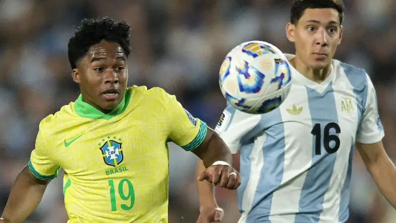 Endrick, cedido por el Real Madrid, da su sincera opinión sobre sus posibilidades de entrar en la convocatoria de Brasil para el Mundial tras su impresionante debut en el Lyon