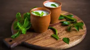 5 Summer-Special Homemade Probiotic Drinks To Keep Your Gut Health Better