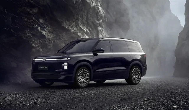 Volkswagen's most luxurious SUV is about to arrive in Vietnam, priced under 3 billion VND - Image 1.