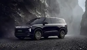 Volkswagen's most luxurious SUV is about to arrive in Vietnam, priced under 3 billion VND.