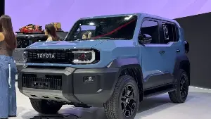 Toyota Land Cruiser FJ officially goes on sale in Vietnam: Expected price of 1.2 billion VND for off-road enthusiasts.