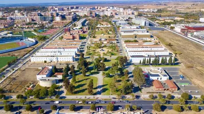 La UHU anima a los estudiantes a "construir su futuro" en el campus onubense