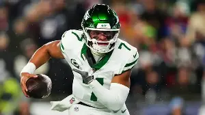 The Chiefs can set Justin Fields up for success in three easy steps