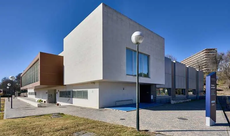 La Universidad Loyola gradúa en Córdoba a 240 estudiantes y reivindica los valores como guía ante la IA