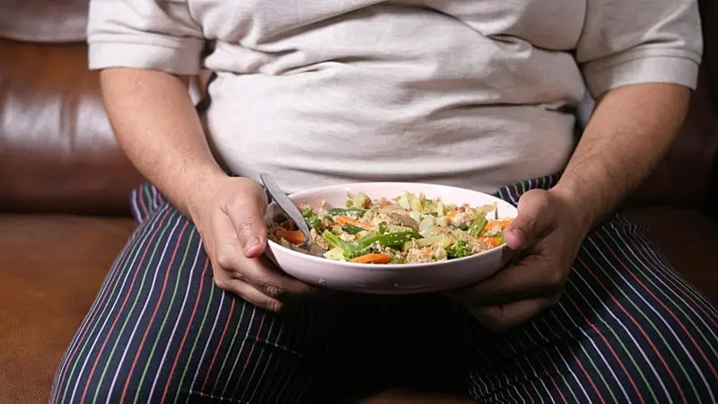 Las tasas de obesidad se estabilizan en los países ricos, pero siguen aumentando en el resto