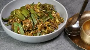 Crispest Bhindi Masala Dry Stir Fry Recipe: Easy To Make With Basic Ingredients And Indian Spices