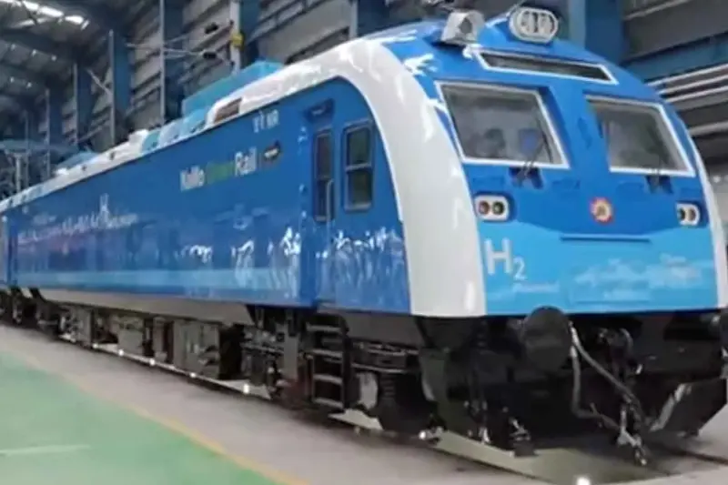L’India inaugura il suo primo treno a idrogeno: 2.600 passeggeri tra Jind e Sonipat