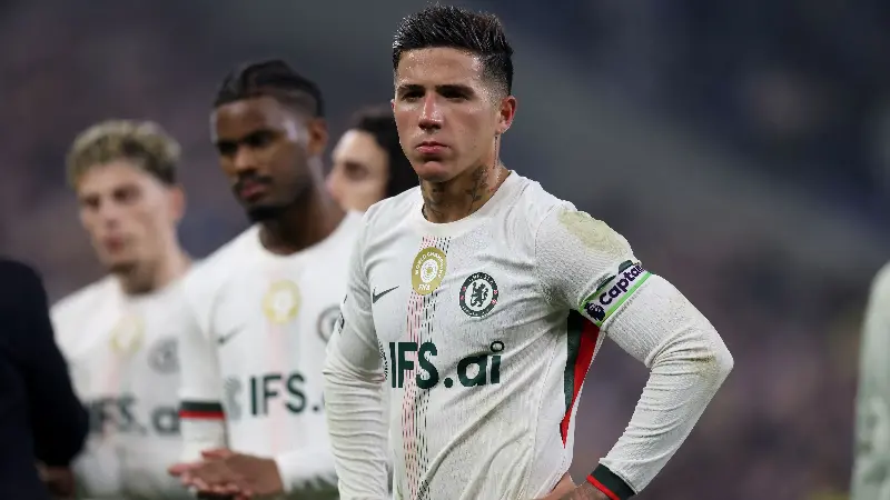 Los jugadores del Chelsea se vuelven contra Enzo Fernández tras sus arrebatos, en medio de una mala racha y los rumores sobre su posible fichaje por el Real Madrid