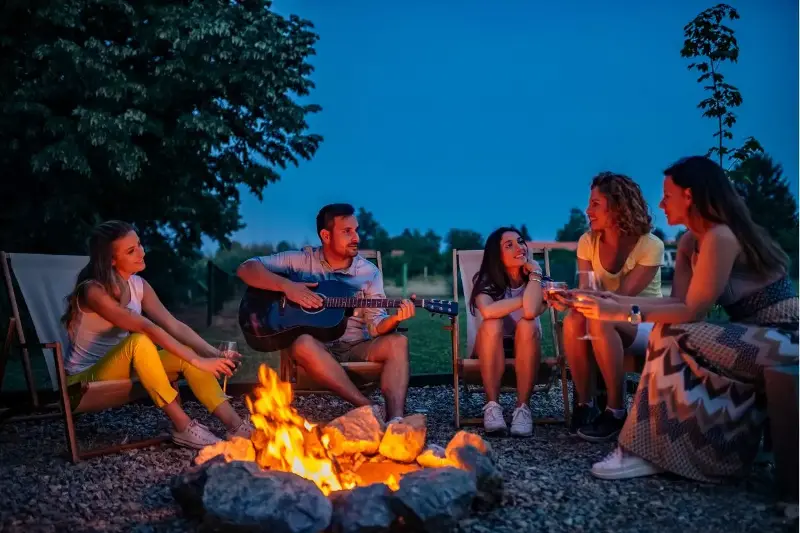 Ferragosto, i 10 riti di buon auspicio da tutto il mondo (uno è più semplice di quanto pensi)