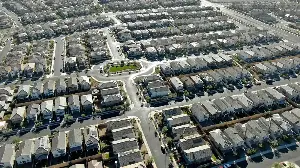 Las Vegas home sellers turn to mortgage buydowns to attract buyers