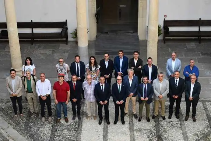 Piden al Gobierno revisar la viabilidad del tren Guadix-Baza-Lorca tras un estudio de la UGR