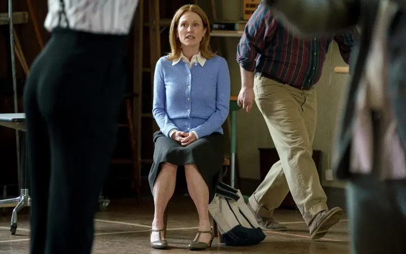 Julianne Moore as Mona, a housewife devoid of acting ability who is cast in a minor role in a local musical - A24/NOC Productions/Matt Infante